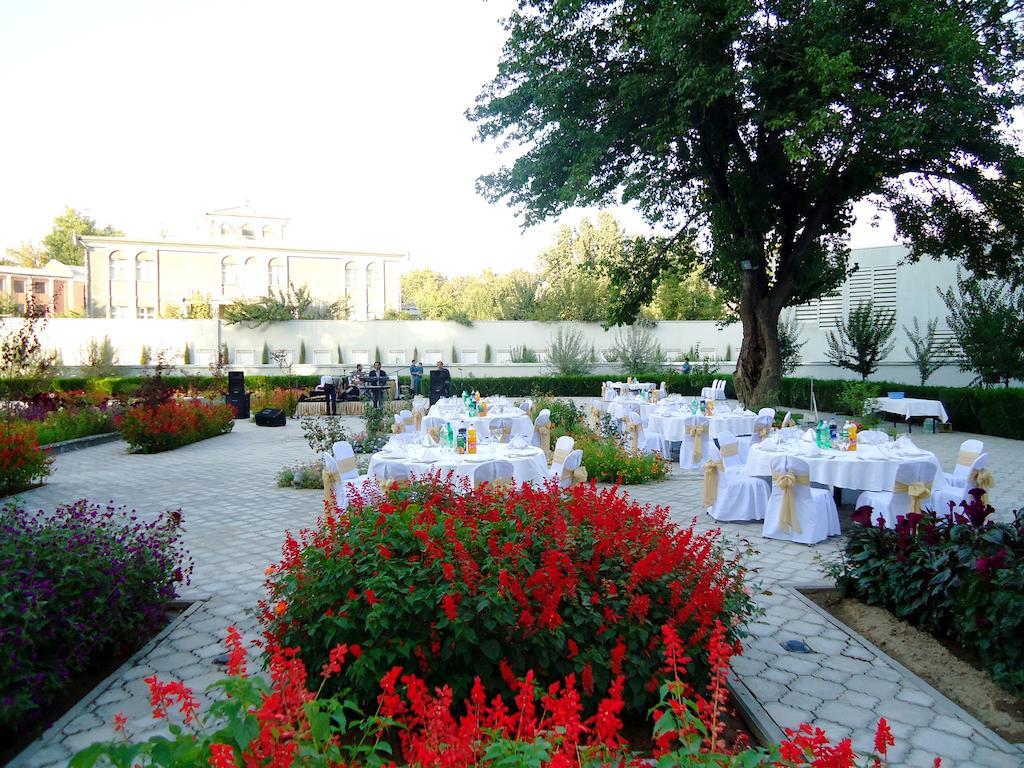 Dushanbe Serena Hotel Екстер'єр фото