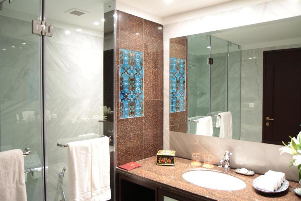 Dushanbe Serena Hotel Екстер'єр фото