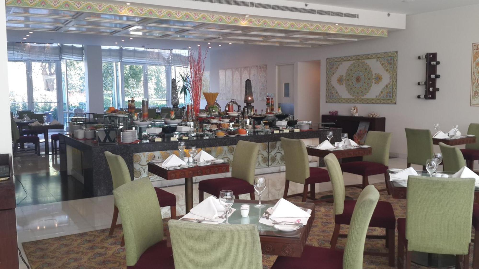 Dushanbe Serena Hotel Екстер'єр фото