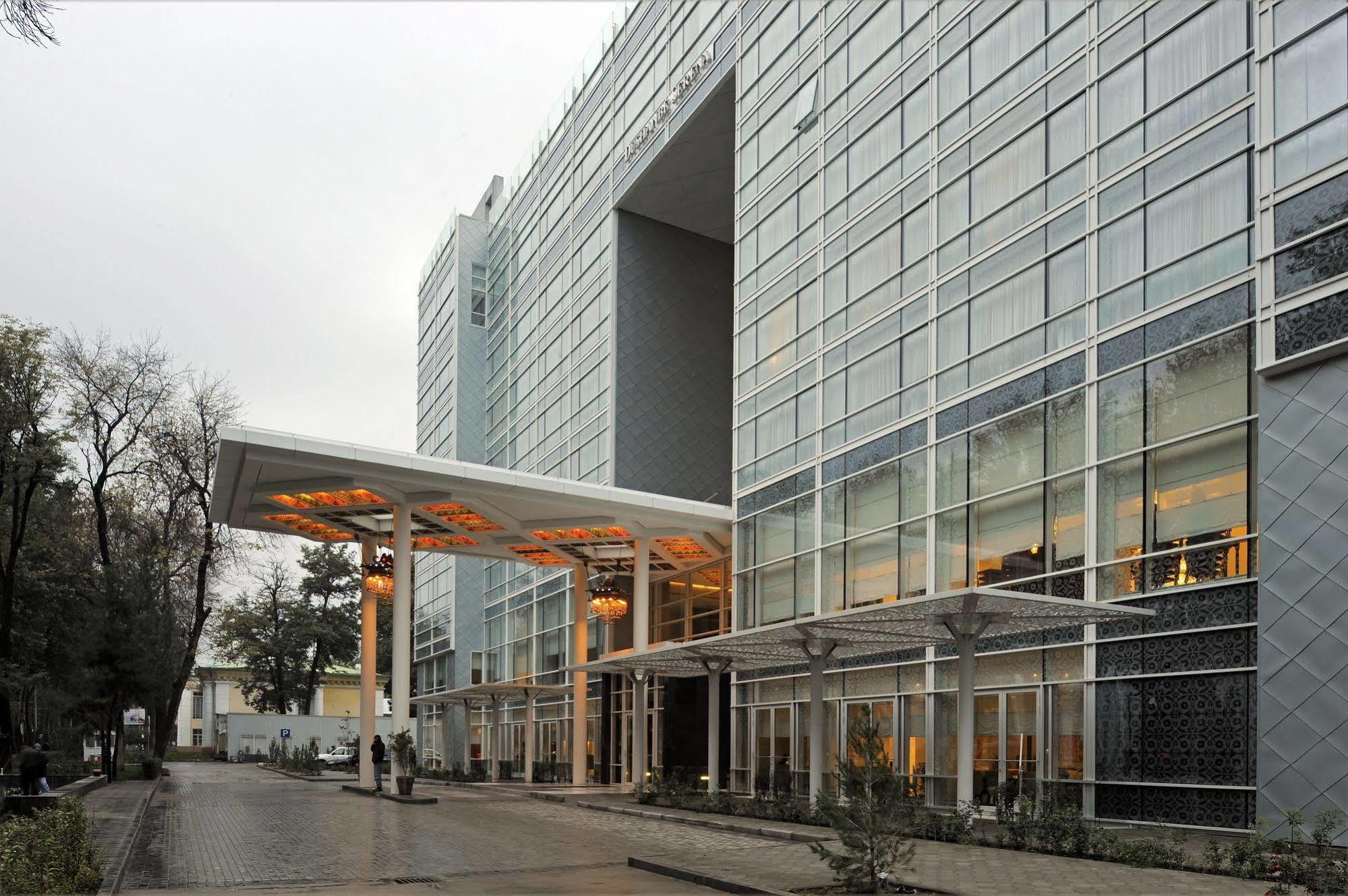 Dushanbe Serena Hotel Екстер'єр фото