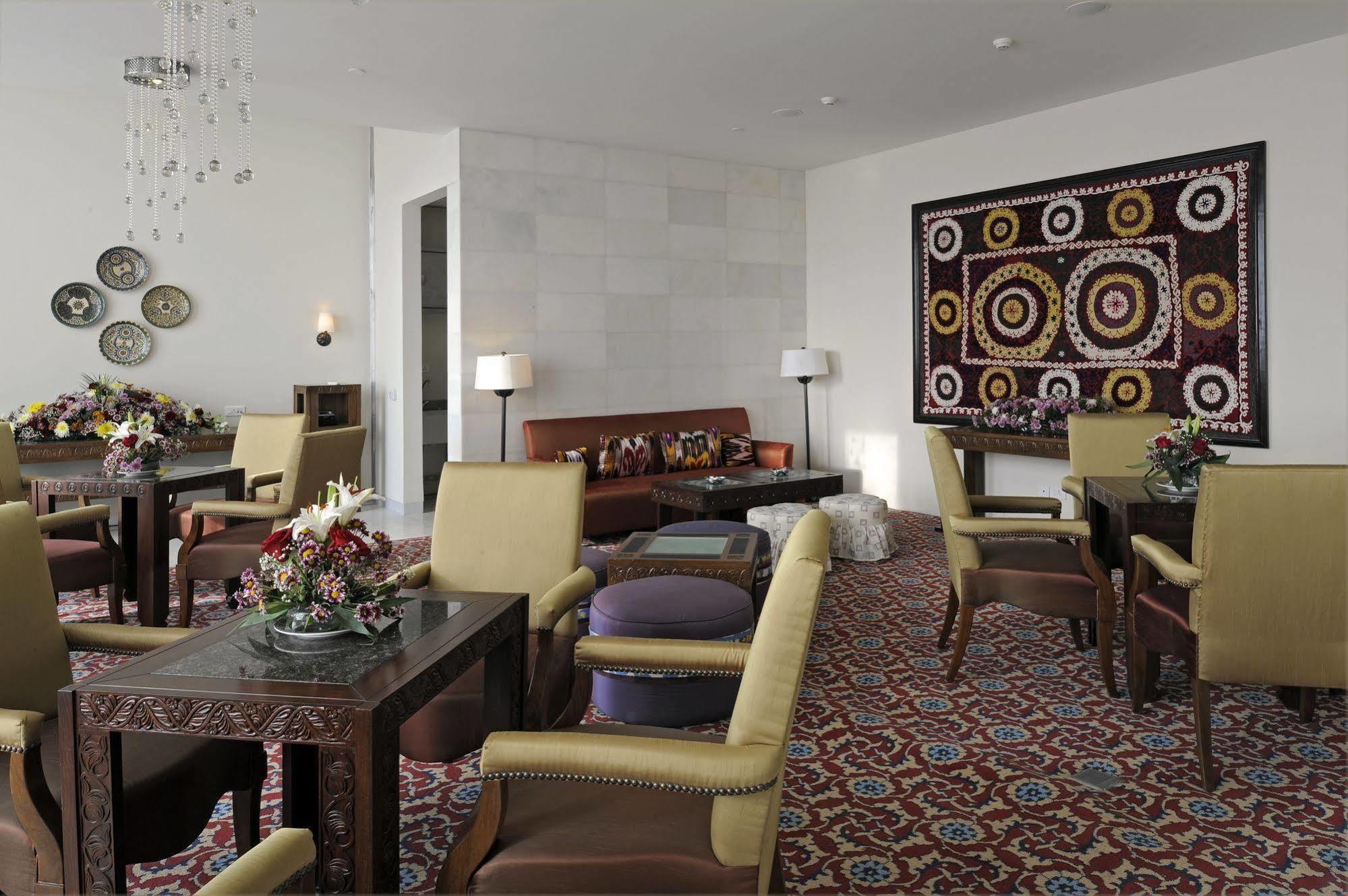 Dushanbe Serena Hotel Екстер'єр фото