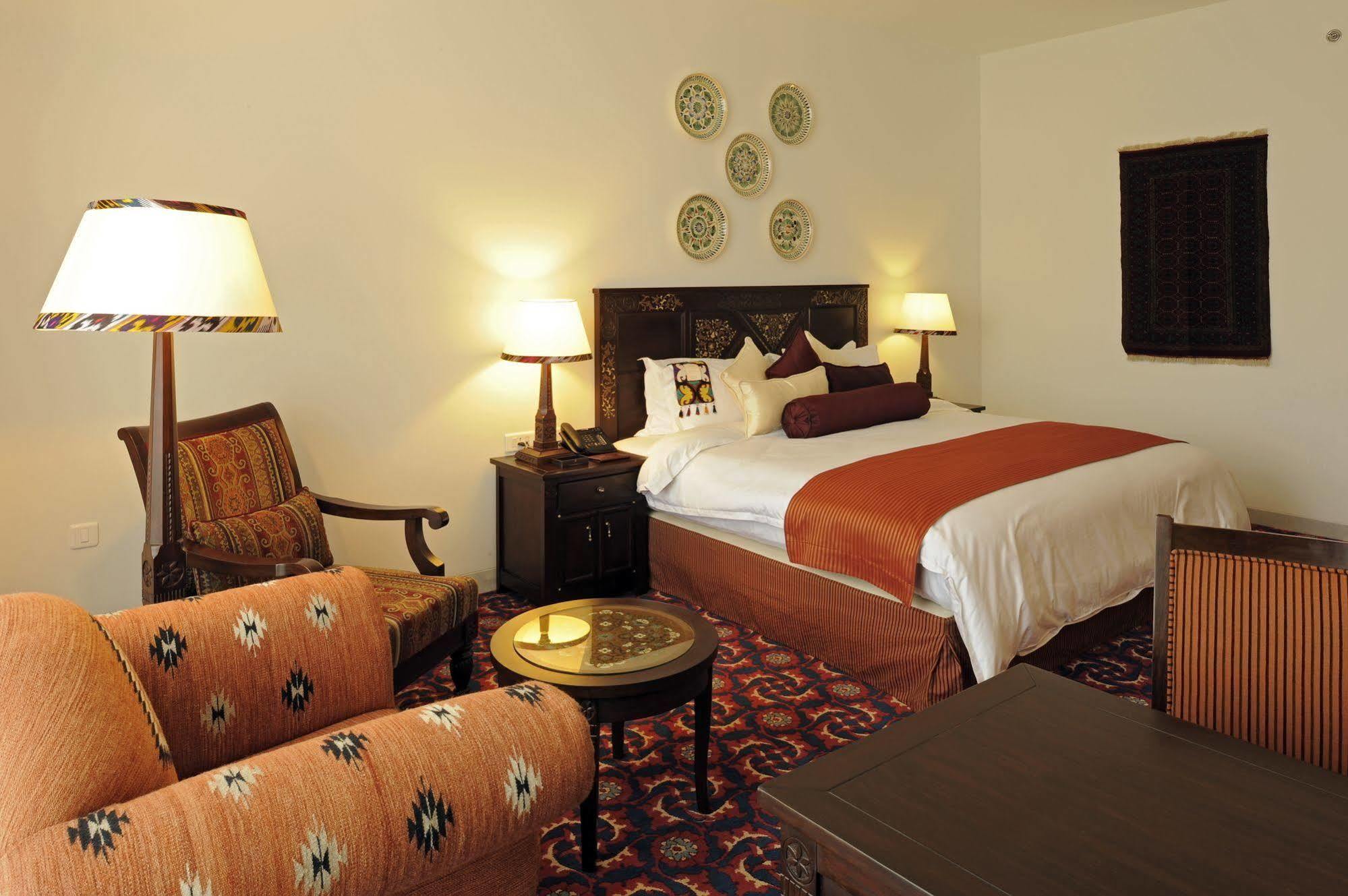 Dushanbe Serena Hotel Екстер'єр фото