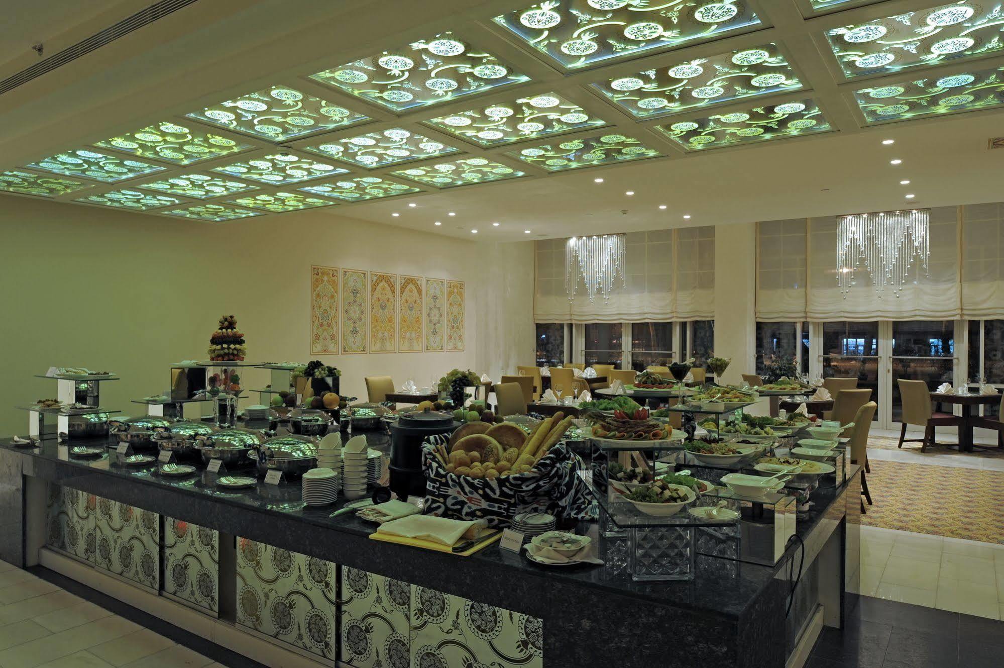 Dushanbe Serena Hotel Екстер'єр фото